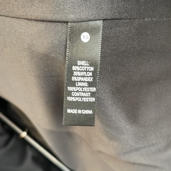 Black blazer - Picture 3 of 4